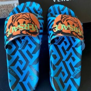 Versace slides